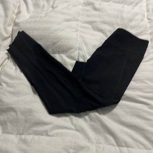 Lou & Grey Black Form Leggings - Medium